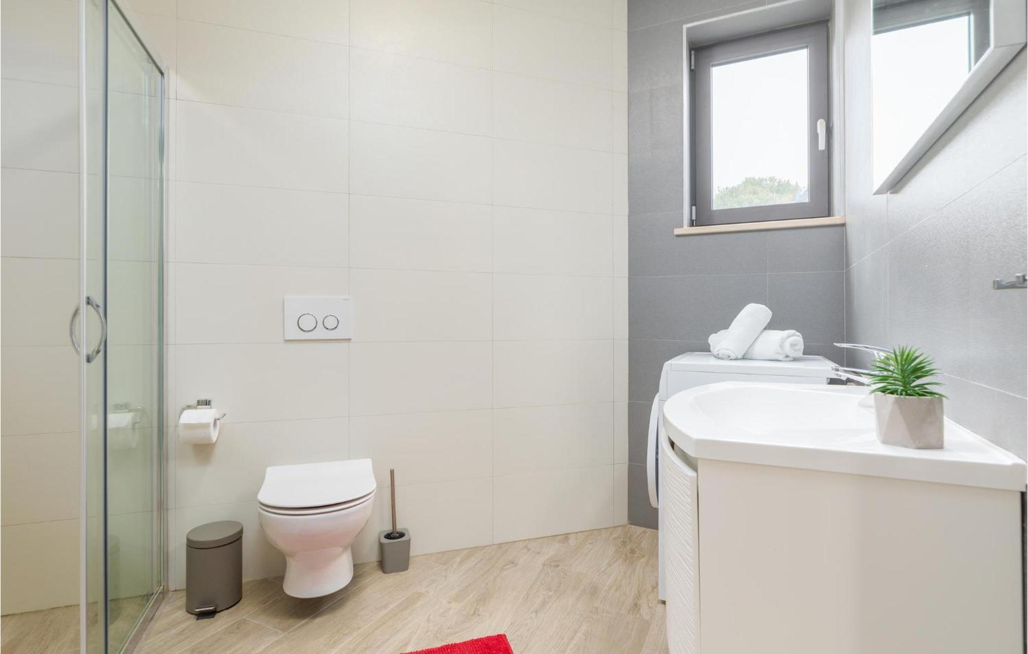 Stunning Apartment In Pjescana Uvala With Wifi Exteriör bild