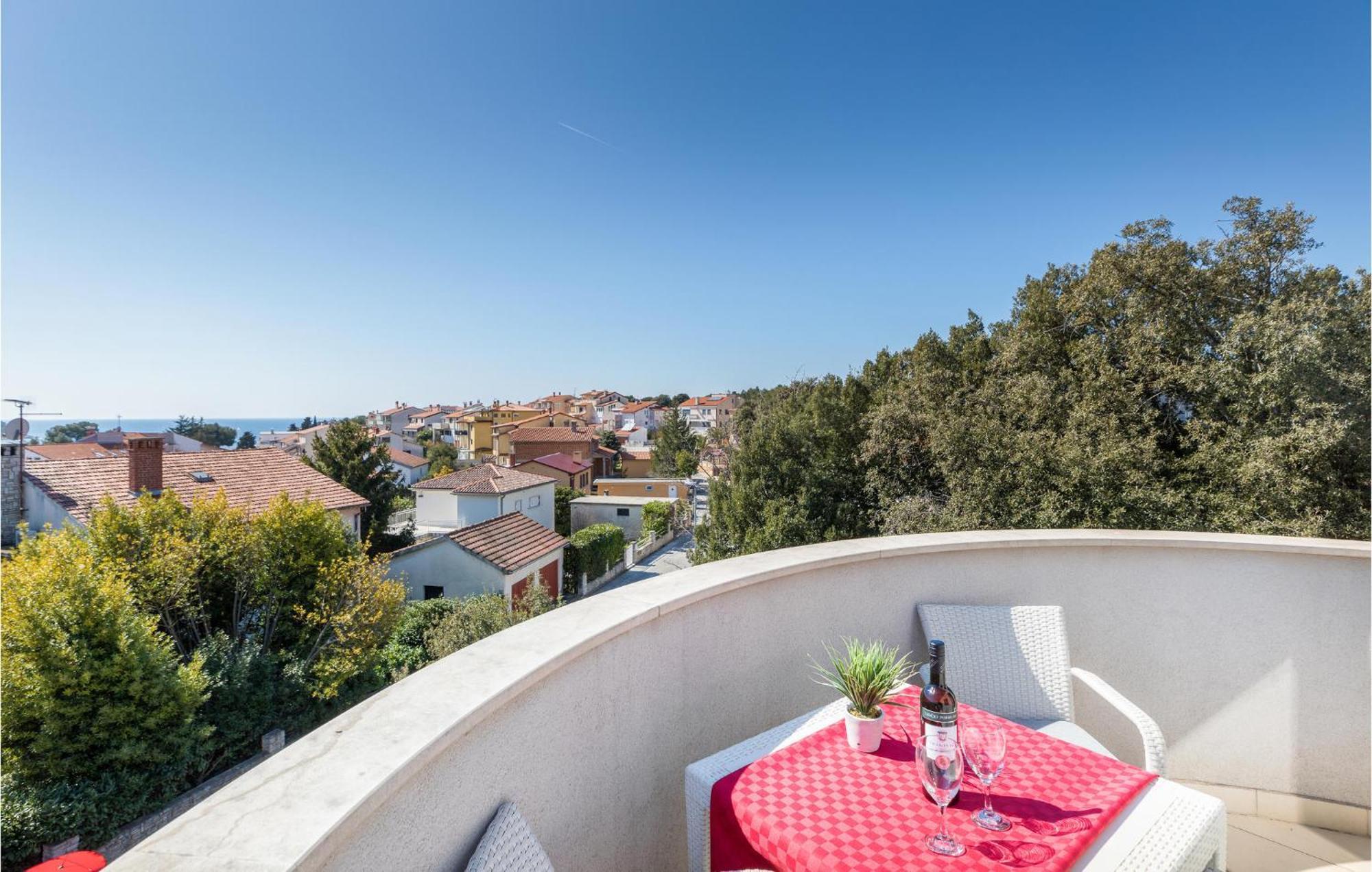 Stunning Apartment In Pjescana Uvala With Wifi Exteriör bild